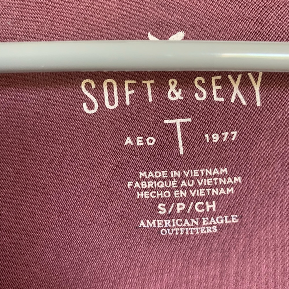 Oversized, flowy Soft and Sexy American Eagle top - Picture 2 of 2